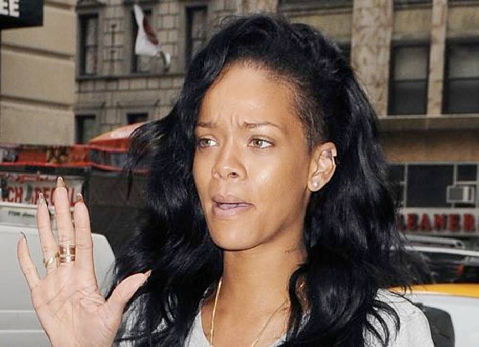 Rihanna Without Makeup Is Still Gorgeous And Stunning ORC T